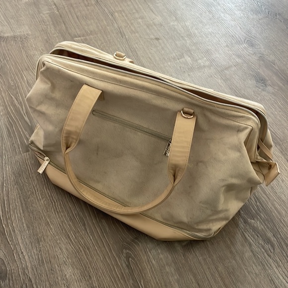 Beis weekender duffle and Dopp kit - Picture 3 of 9